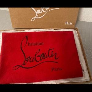 39.5 Christian Louboutin pumps